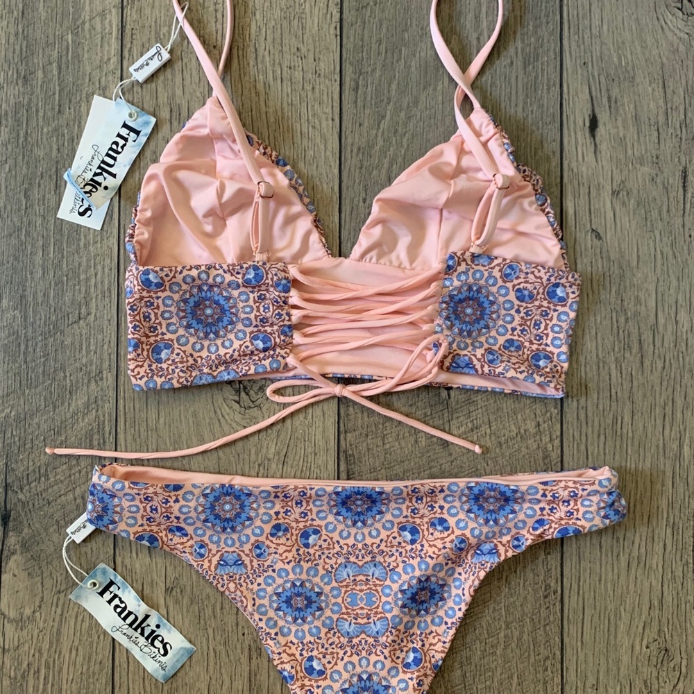 Frankies Bikini Set